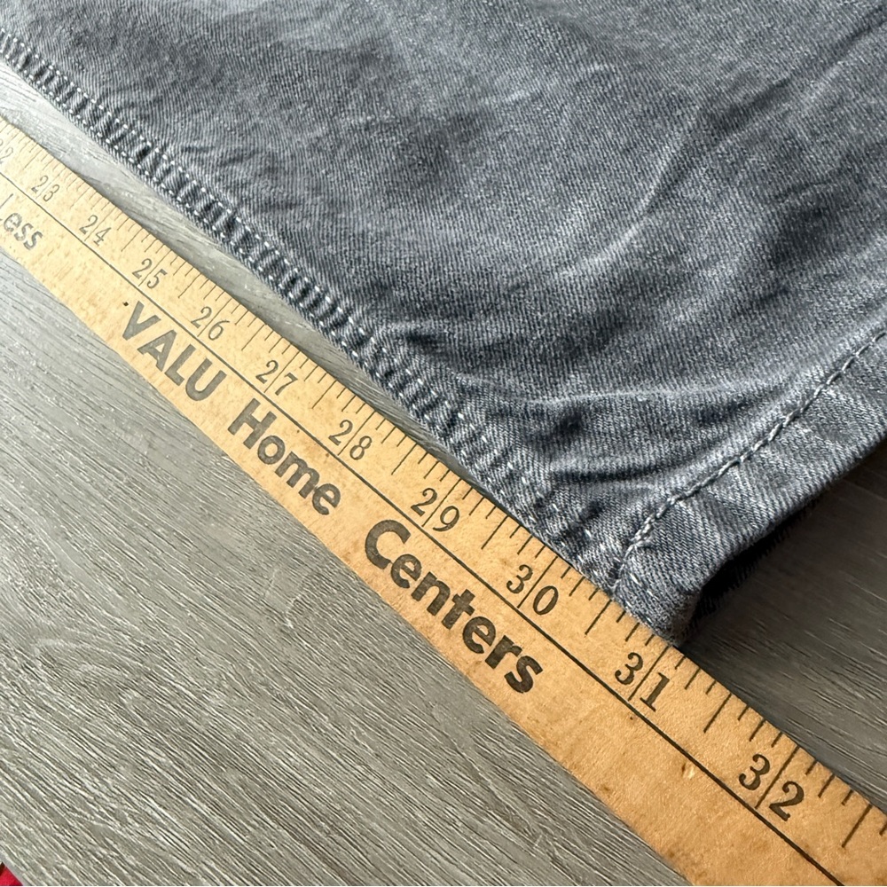 Levi's Men's Light Gray Relaxed Jeans - Picture 6 of 7
